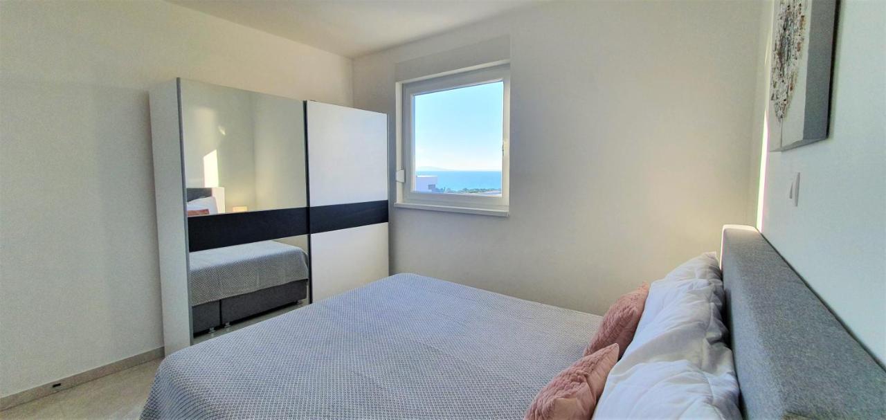 Seahorse Luxury Apartment With Pool And Sea View Novalja Exterior photo